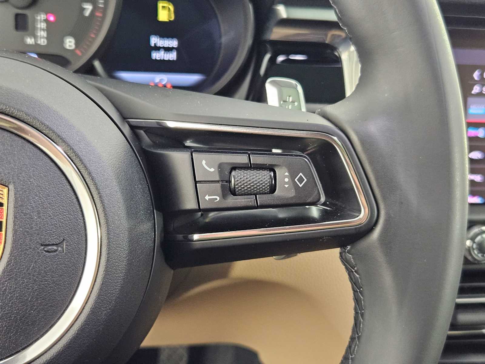 Thumbnail: 2023 Porsche Macan - 23