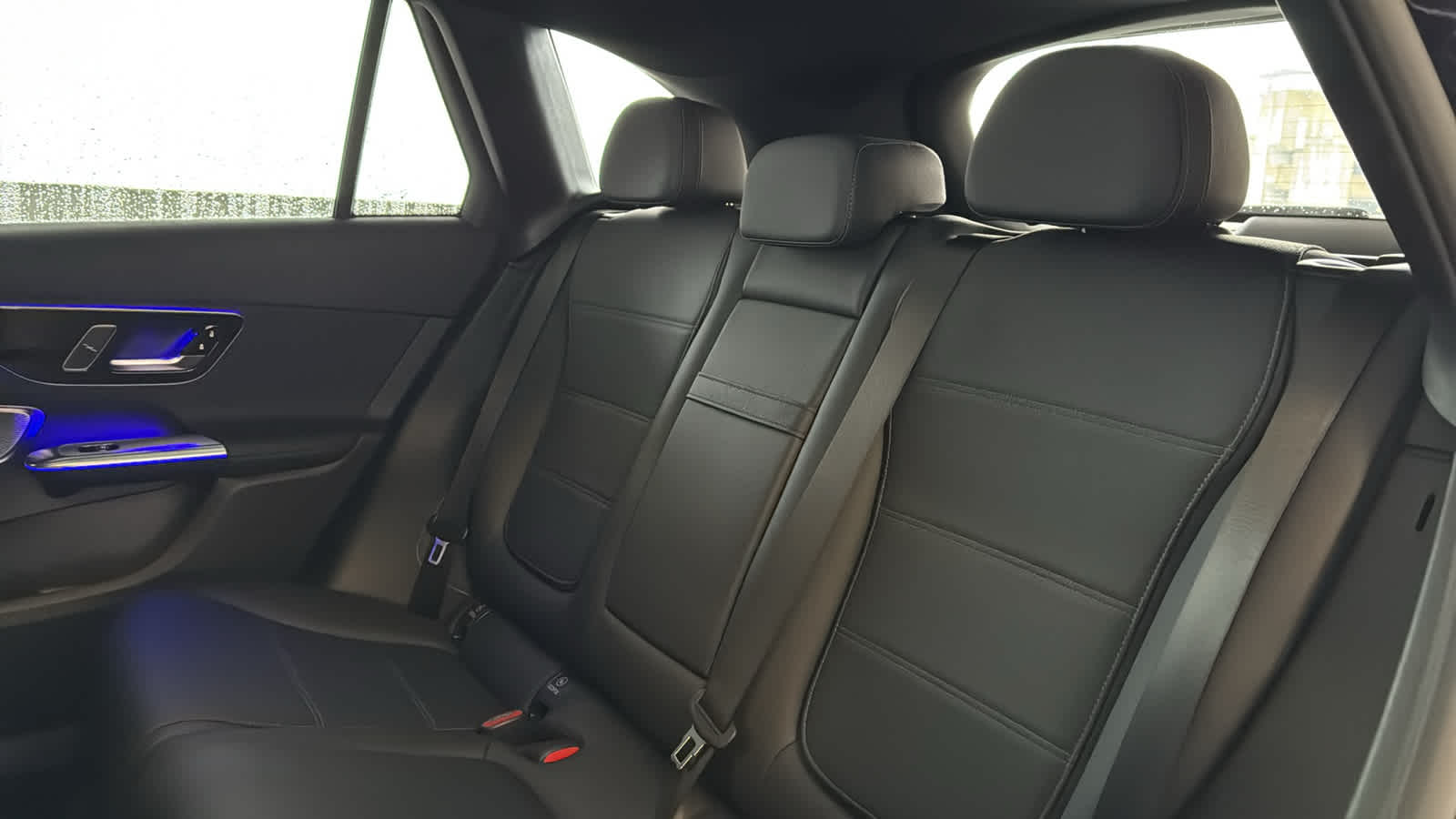 Thumbnail: 2025 Mercedes-Benz GLC - 30