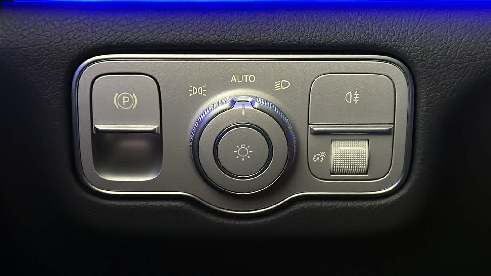 Thumbnail: 2026 Mercedes-Benz GLE - 18