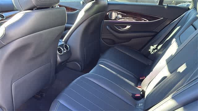 Thumbnail: 2017 Mercedes-Benz E-Class - 30
