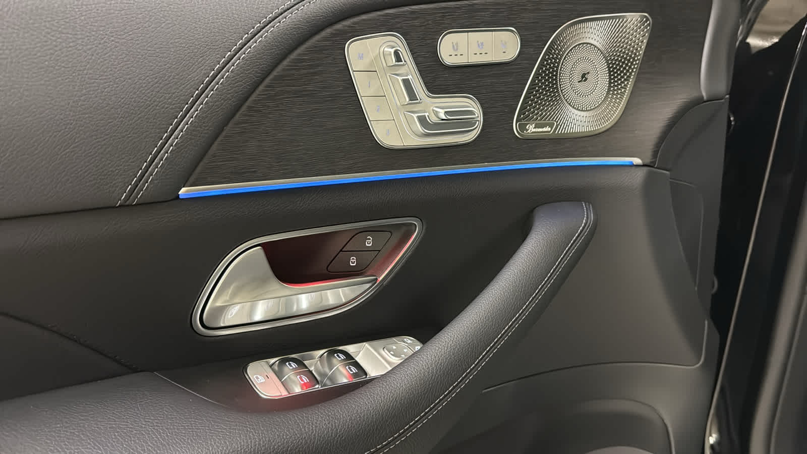 Thumbnail: 2026 Mercedes-Benz GLE - 15