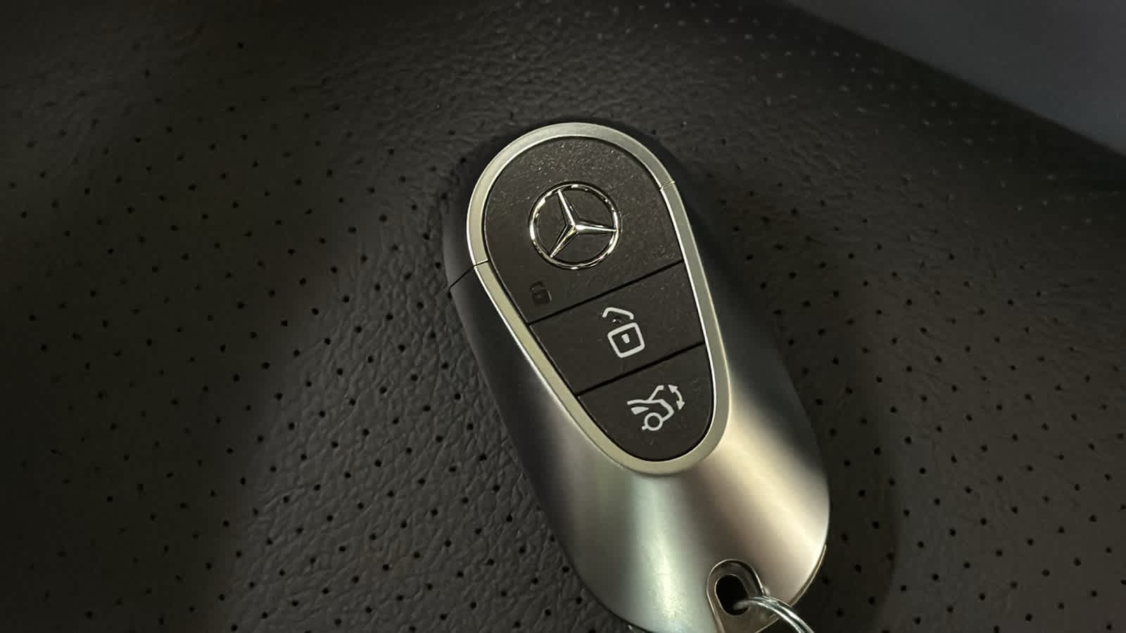 Thumbnail: 2026 Mercedes-Benz GLC - 38