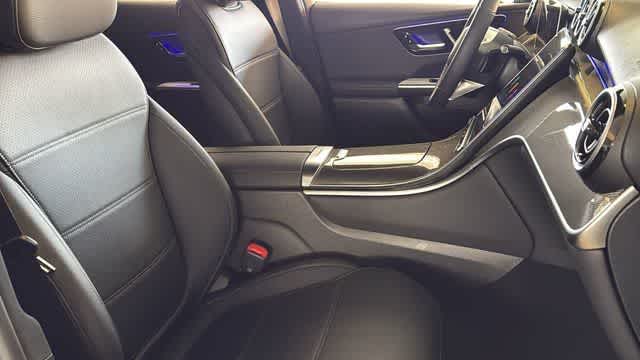 Thumbnail: 2025 Mercedes-Benz GLC - 31