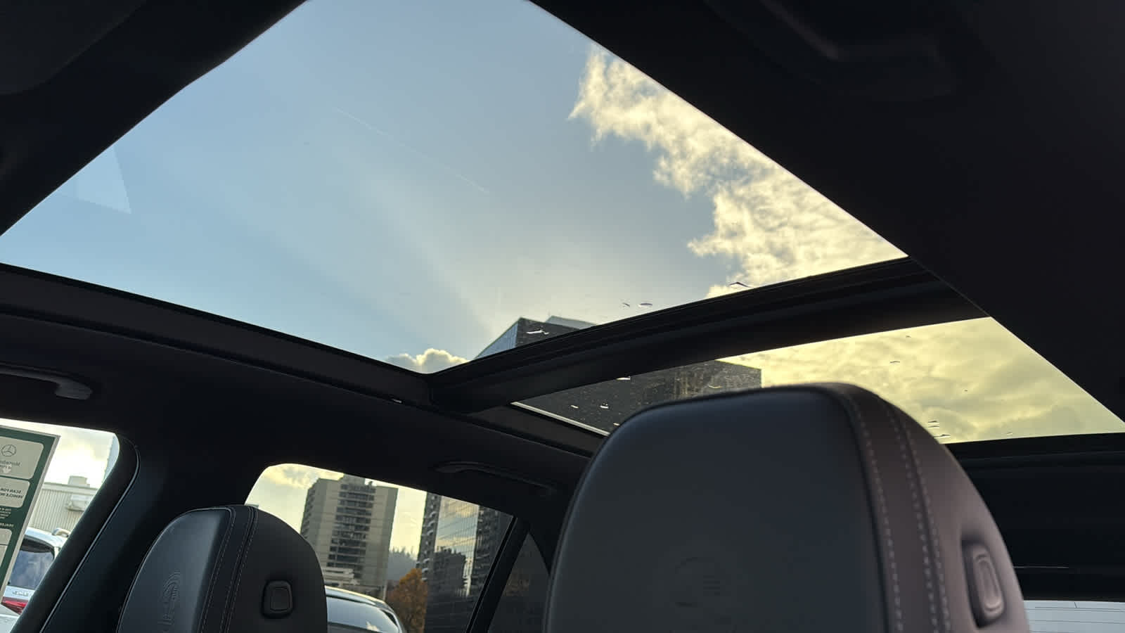 Thumbnail: 2025 Mercedes-Benz GLE - 26