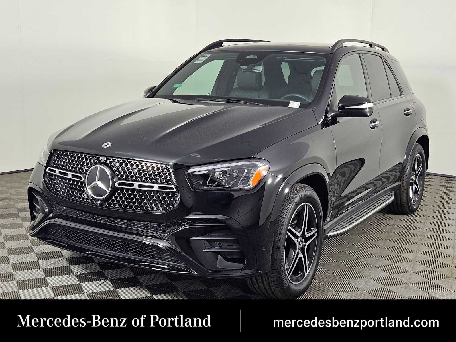 2025 Mercedes-Benz GLE 450 Hero Image