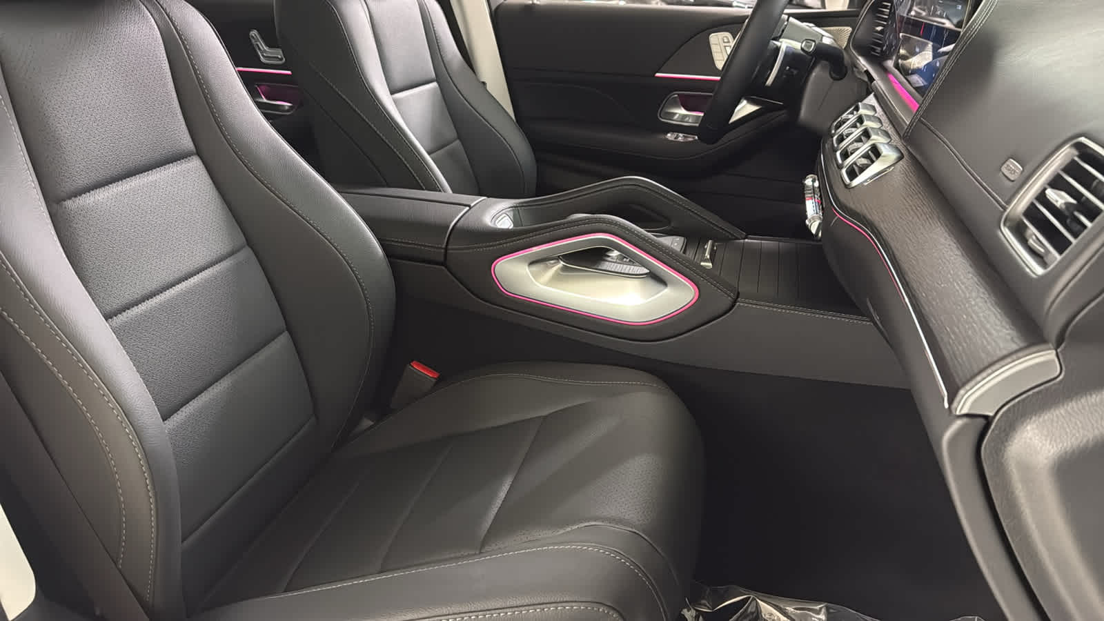 Thumbnail: 2025 Mercedes-Benz GLS - 37