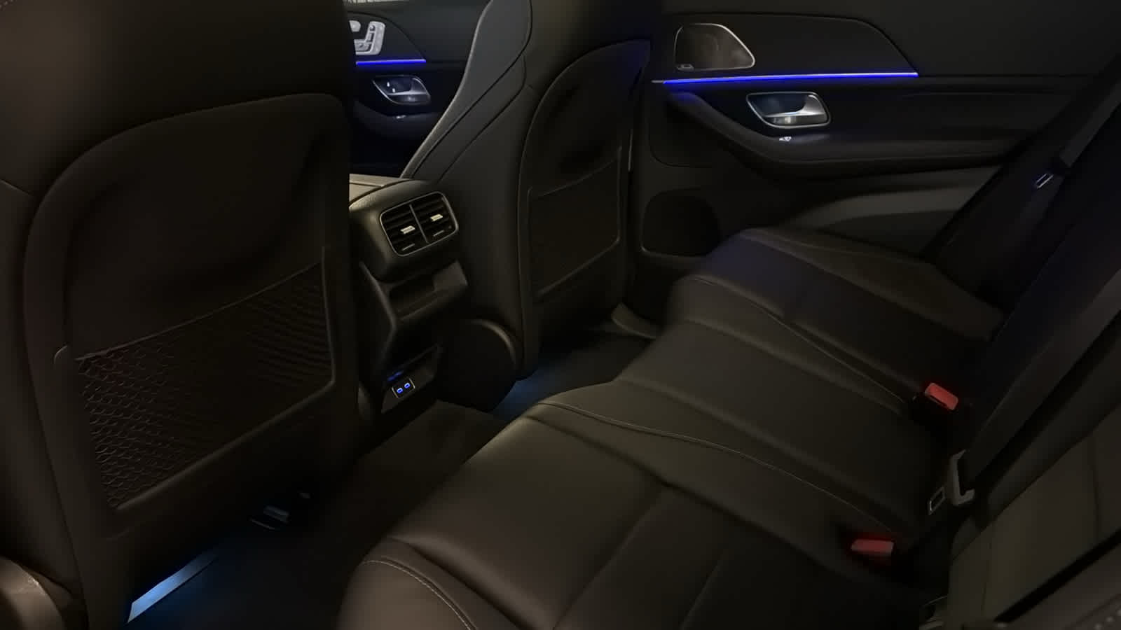 Thumbnail: 2026 Mercedes-Benz GLE - 30