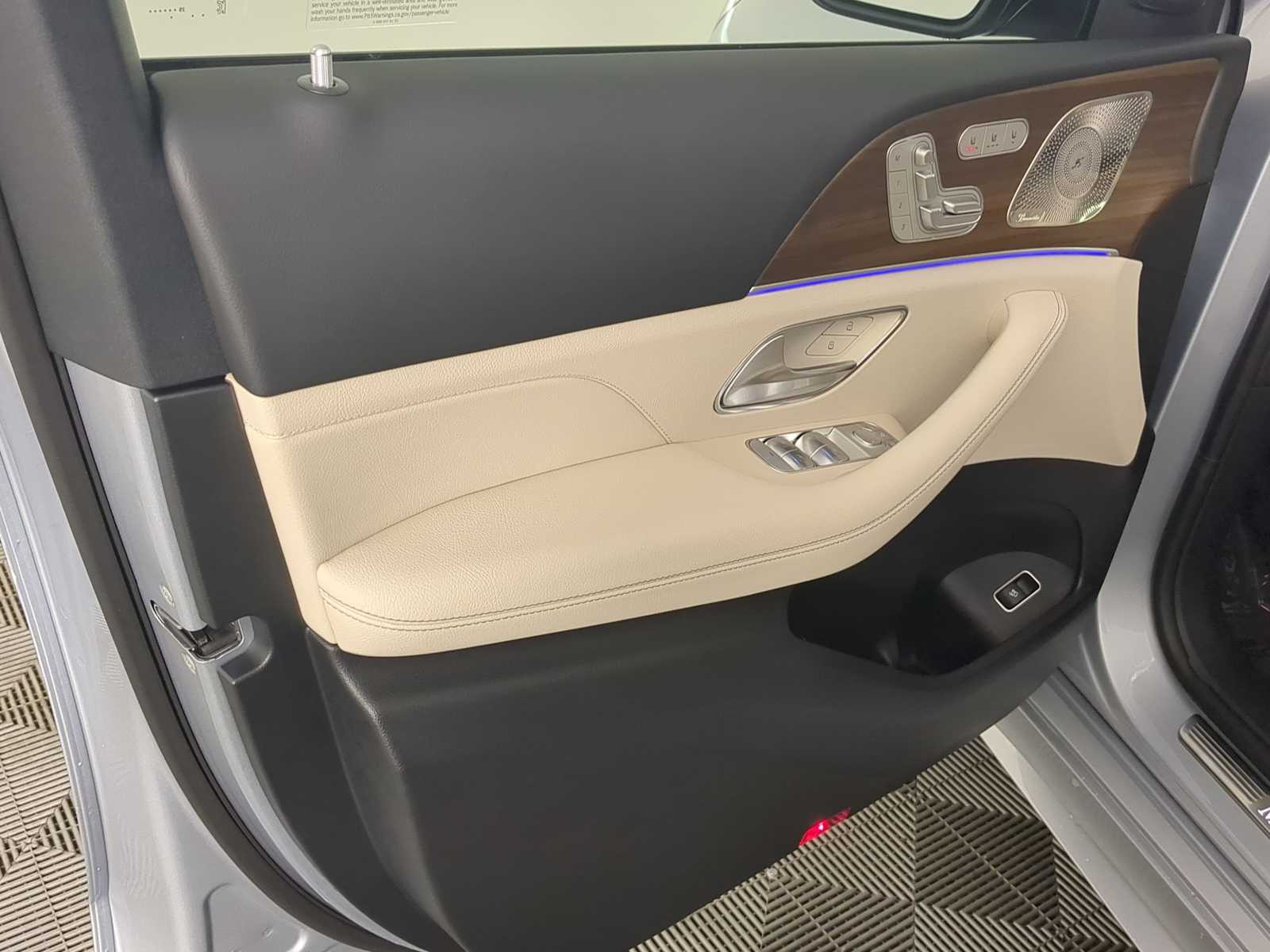 Thumbnail: 2026 Mercedes-Benz GLE - 16