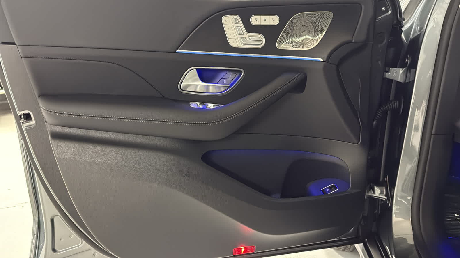 Thumbnail: 2026 Mercedes-Benz GLE - 14