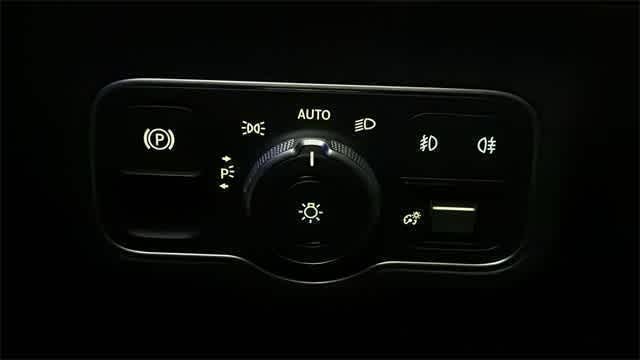 Thumbnail: 2025 Mercedes-Benz GLB - 34