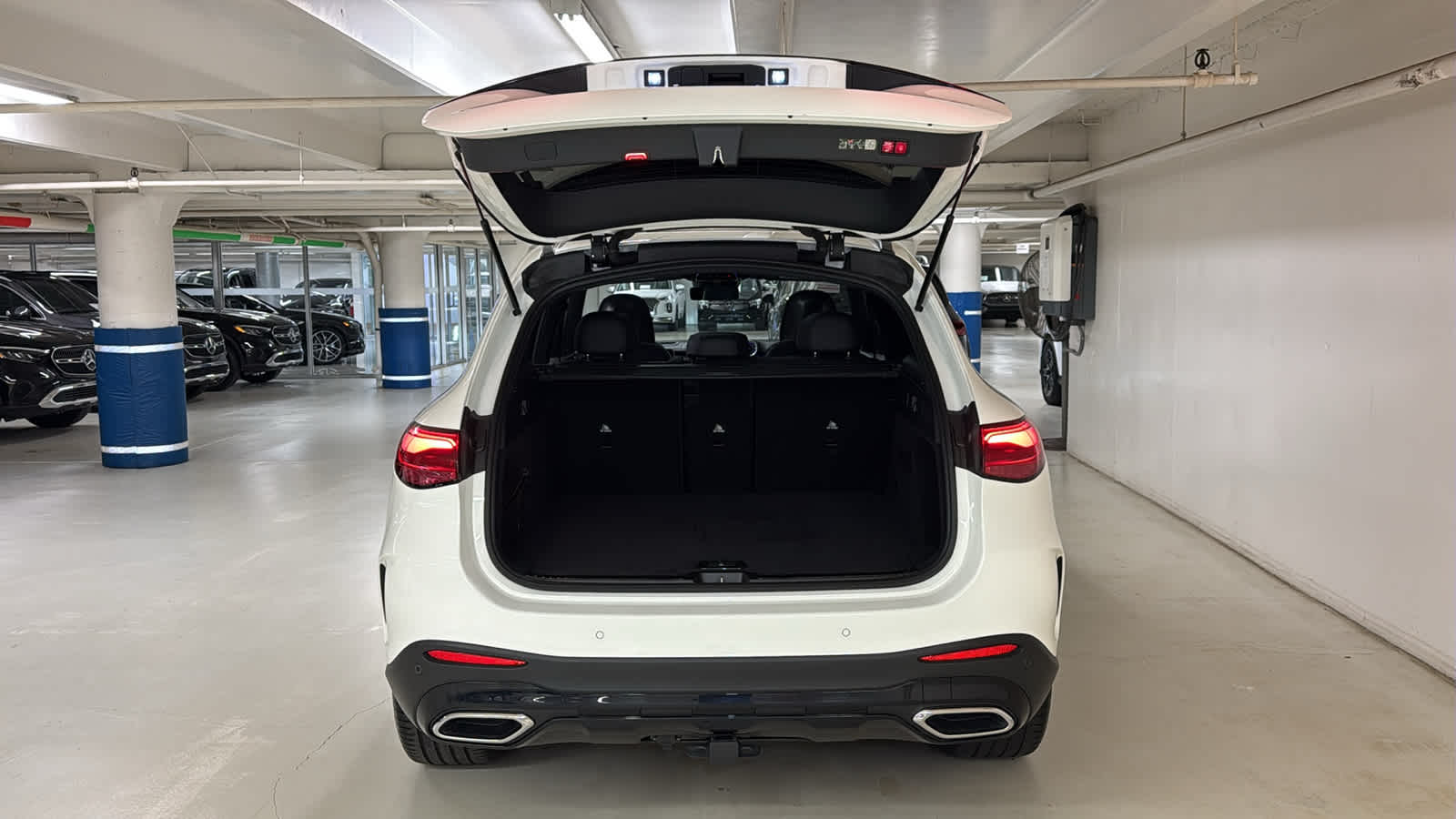 Thumbnail: 2023 Mercedes-Benz GLC - 9