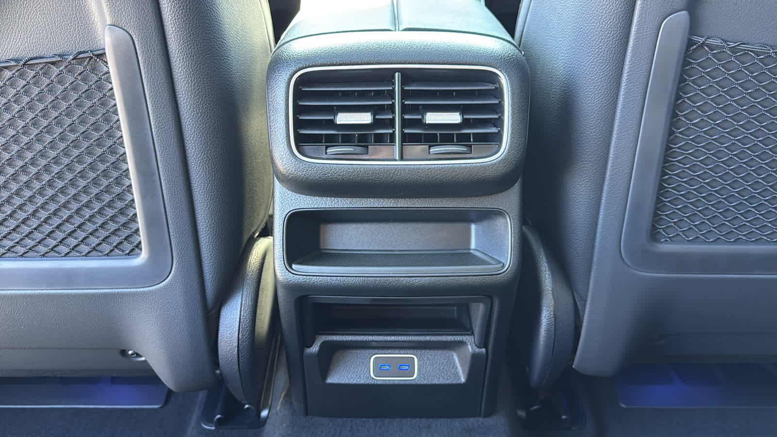 Thumbnail: 2026 Mercedes-Benz GLE - 30