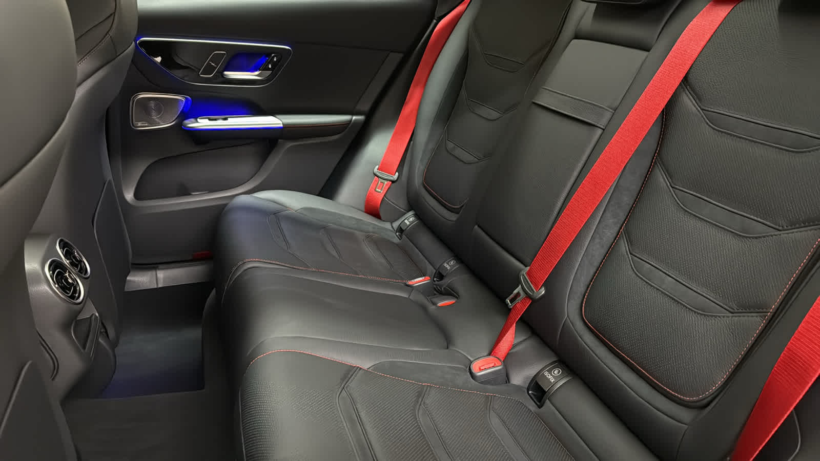 Thumbnail: 2026 Mercedes-Benz GLC - 32