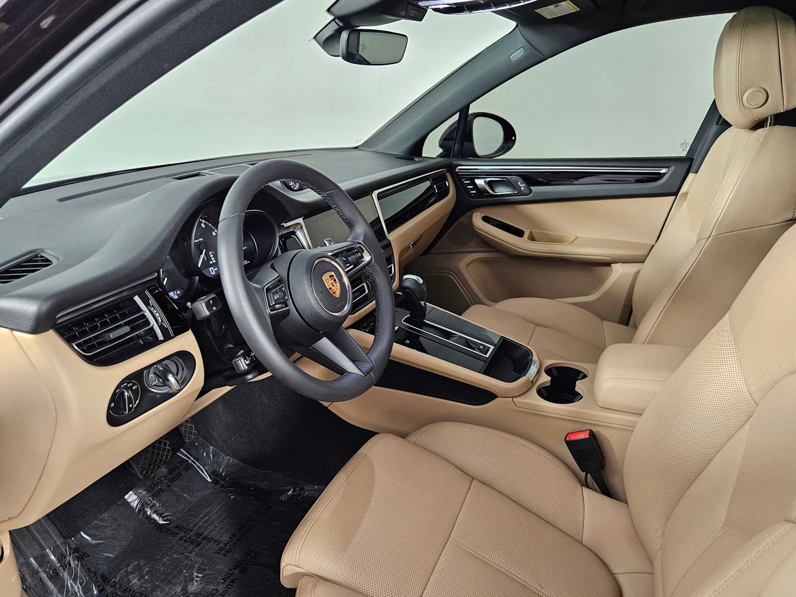 Thumbnail: 2023 Porsche Macan - 13