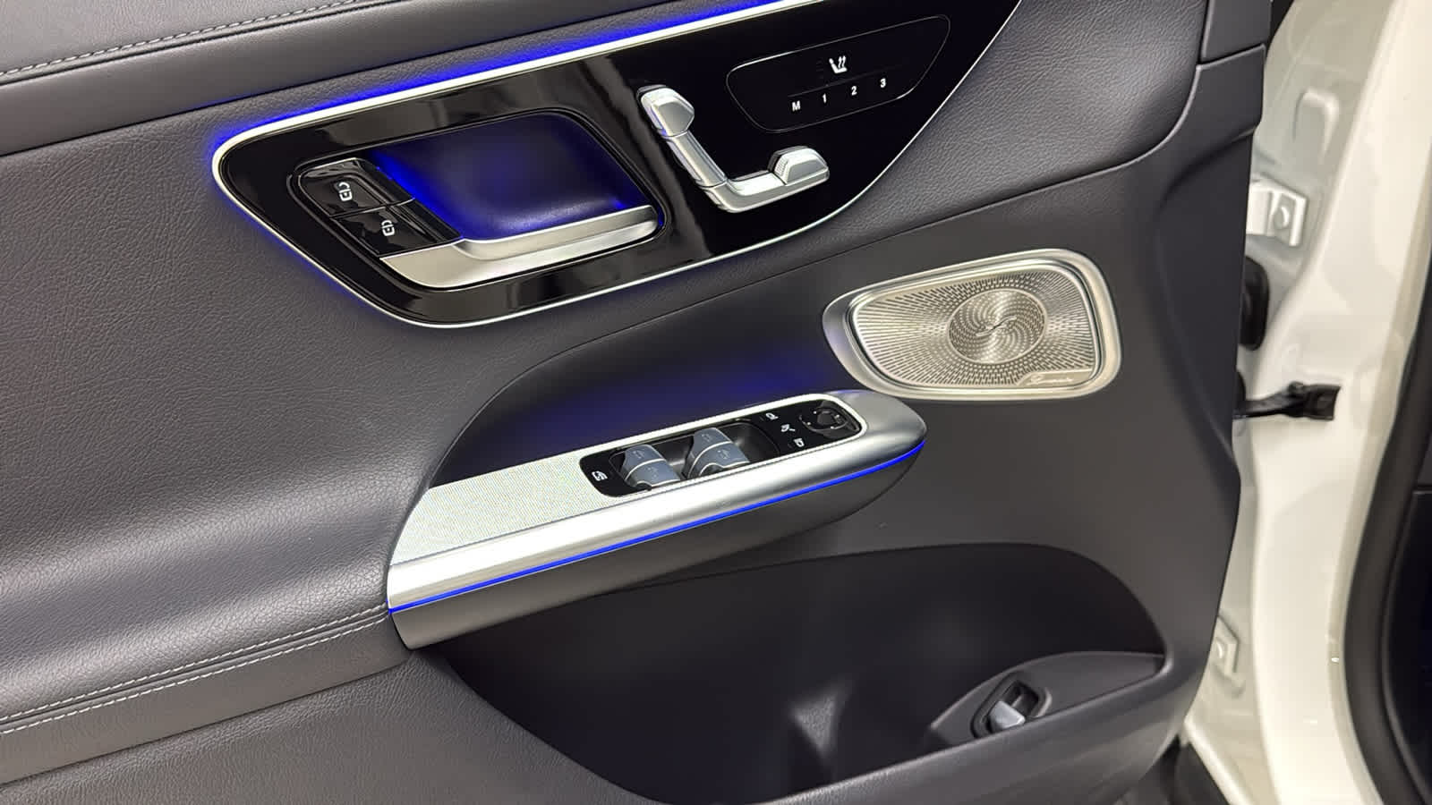 Thumbnail: 2023 Mercedes-Benz GLC - 16