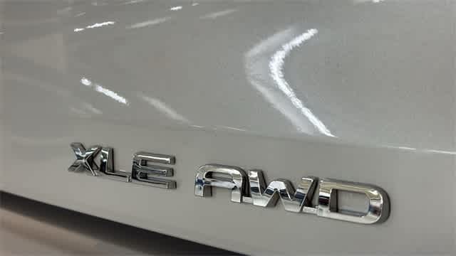 Thumbnail: 2022 Toyota Highlander - 10