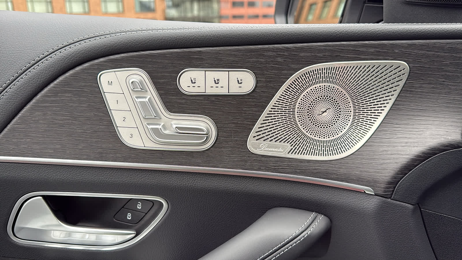 Thumbnail: 2026 Mercedes-Benz GLE - 15