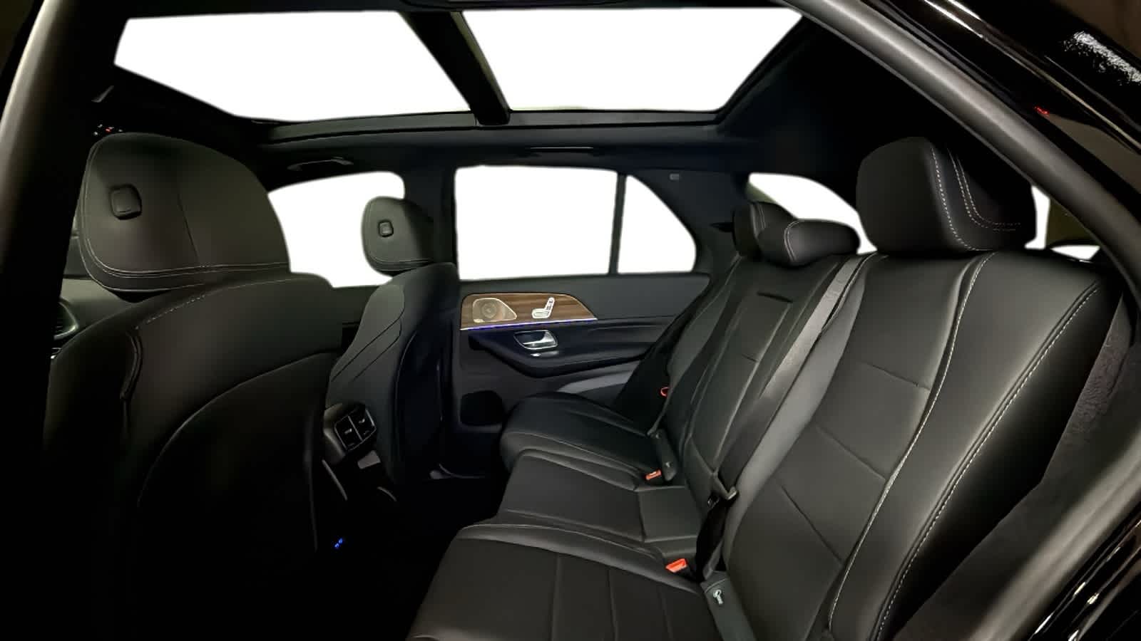 Thumbnail: 2026 Mercedes-Benz GLE - 6