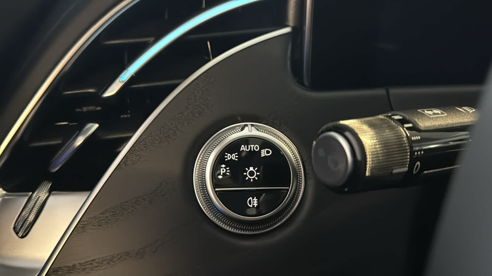 Thumbnail: 2026 Mercedes-Benz E-Class - 18