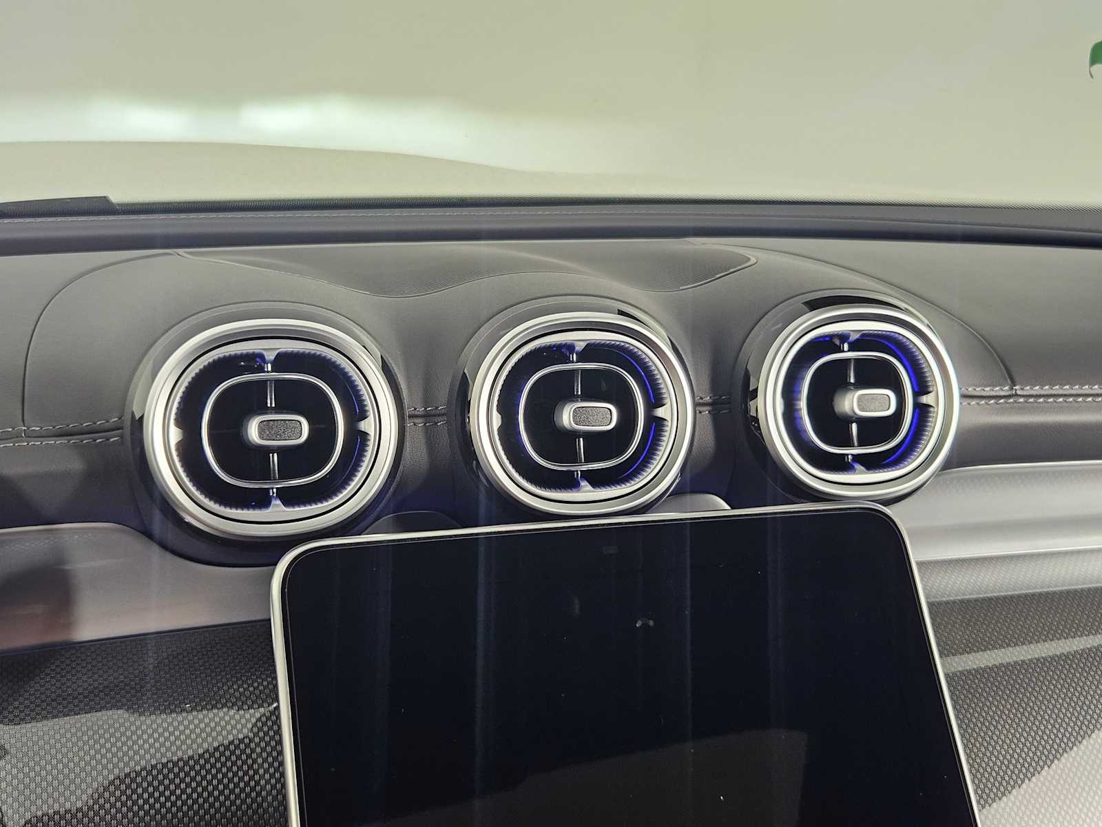 Thumbnail: 2025 Mercedes-Benz GL-Class - 38