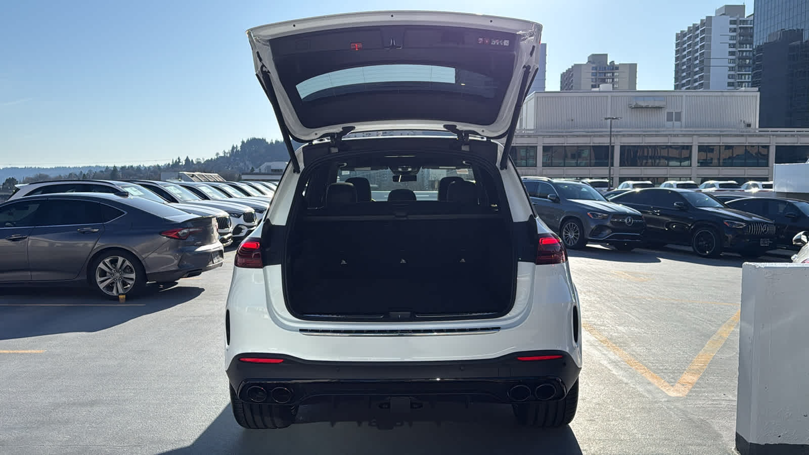 Thumbnail: 2026 Mercedes-Benz GLE - 9