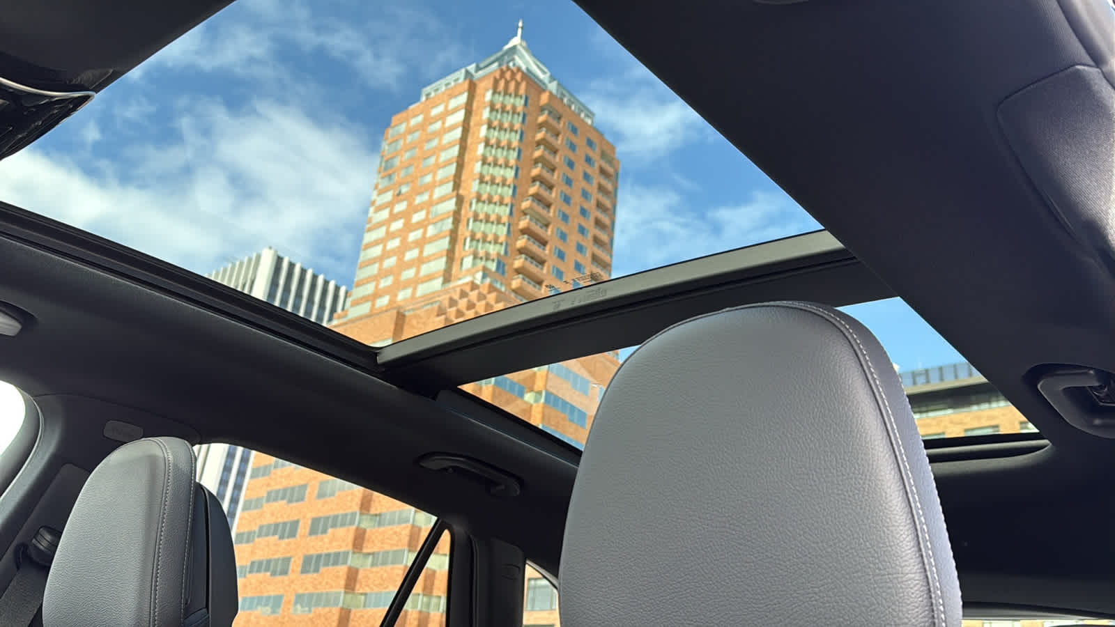 Thumbnail: 2026 Mercedes-Benz GLC - 27