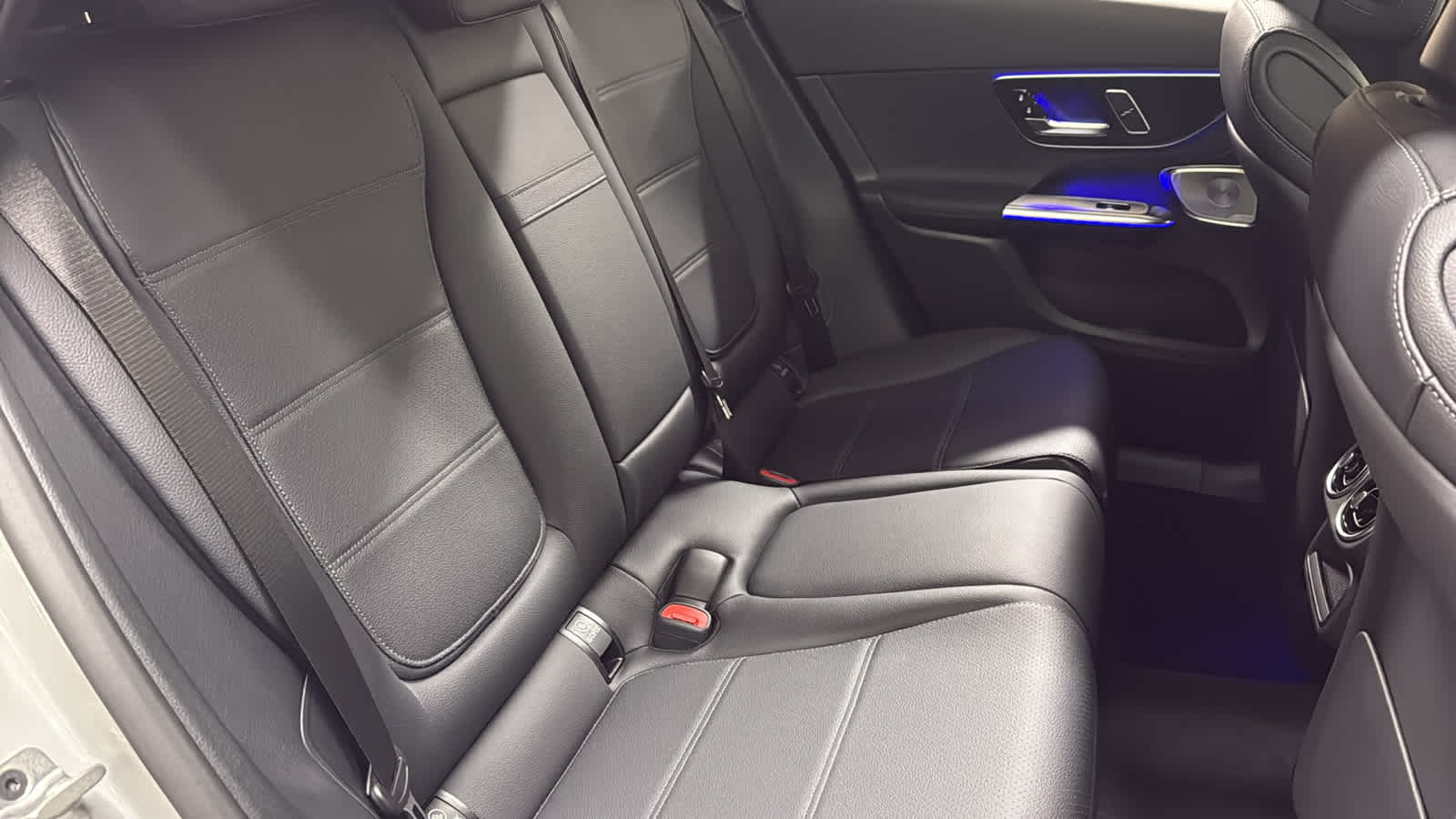 Thumbnail: 2026 Mercedes-Benz GLC - 35