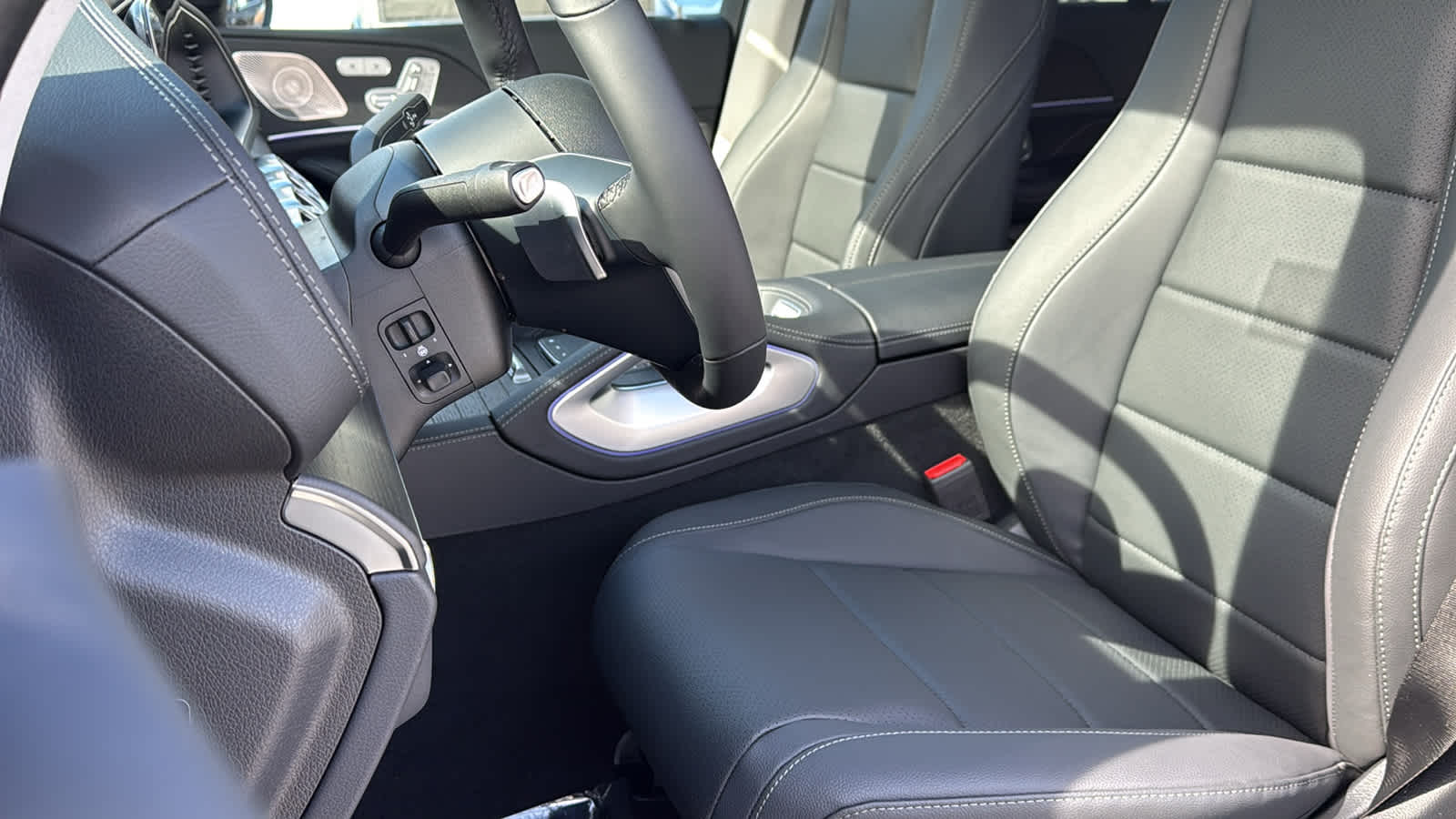 Thumbnail: 2026 Mercedes-Benz GLE - 29