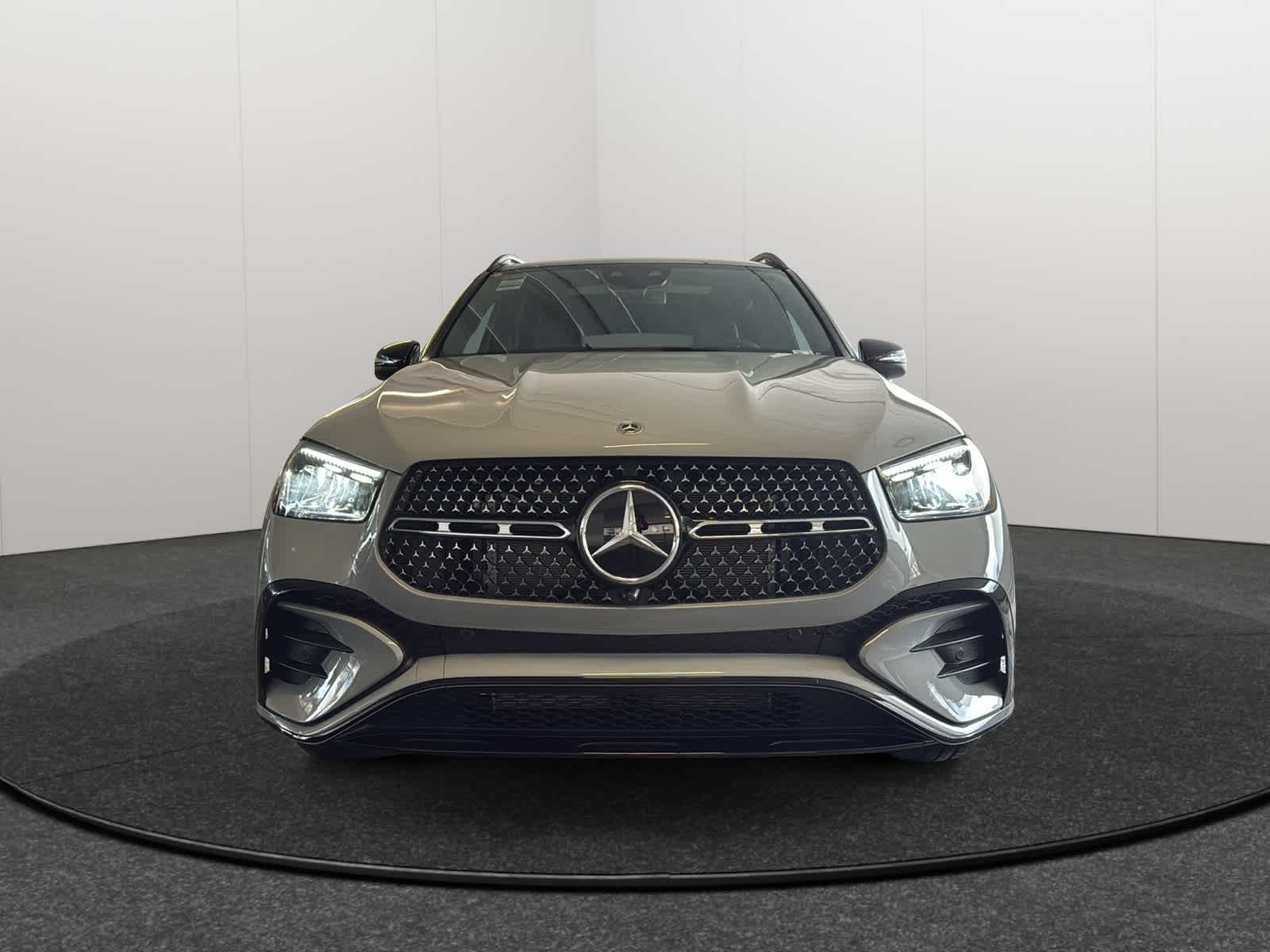 Thumbnail: 2026 Mercedes-Benz GLE - 2