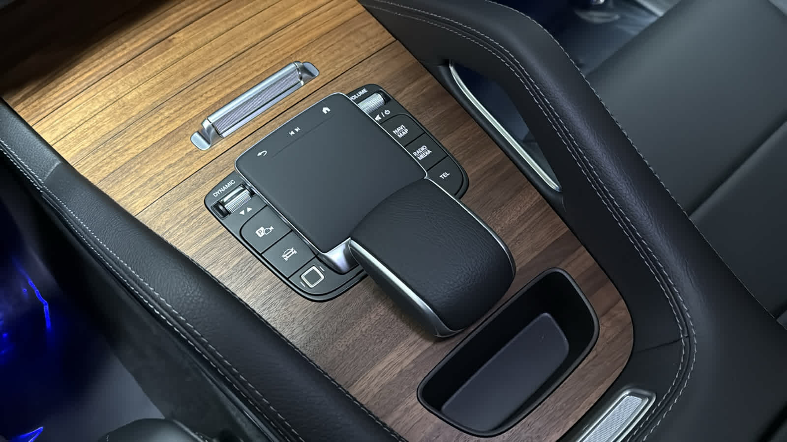 Thumbnail: 2026 Mercedes-Benz GLE - 25