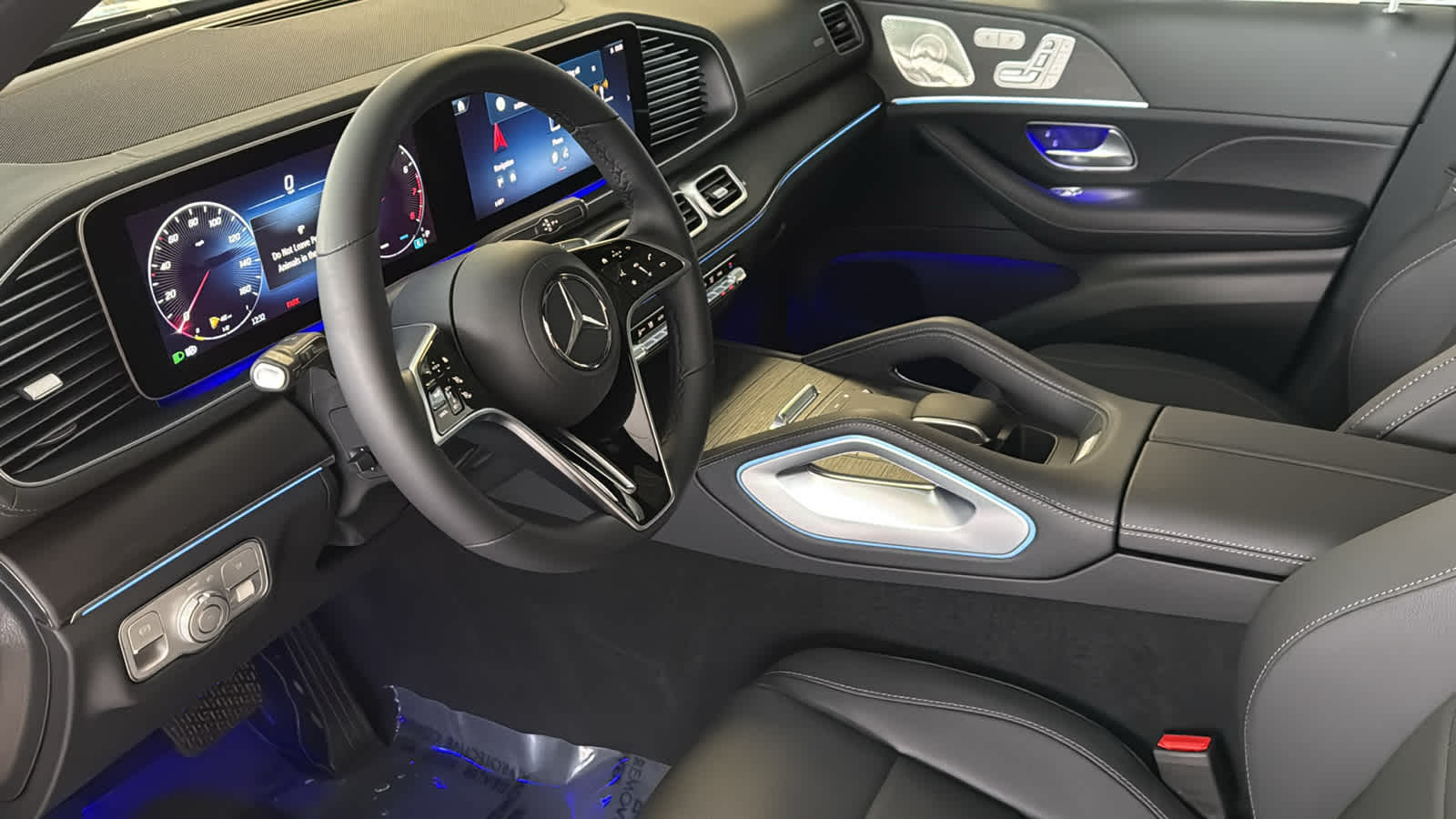 Thumbnail: 2026 Mercedes-Benz GLE - 30