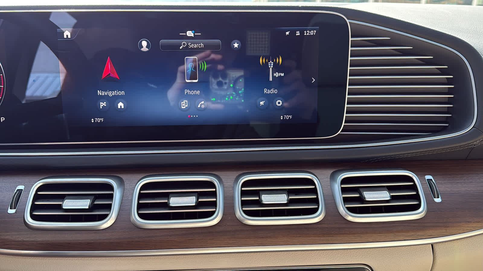 Thumbnail: 2026 Mercedes-Benz GLE - 22