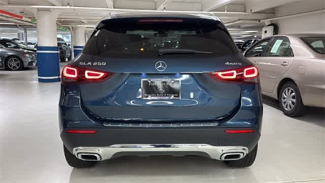 Thumbnail: 2022 Mercedes-Benz GLA - 10