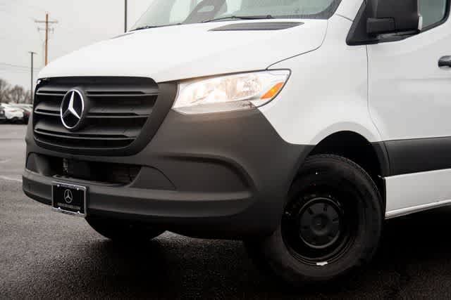 Thumbnail: 2025 Mercedes-Benz Sprinter - 14