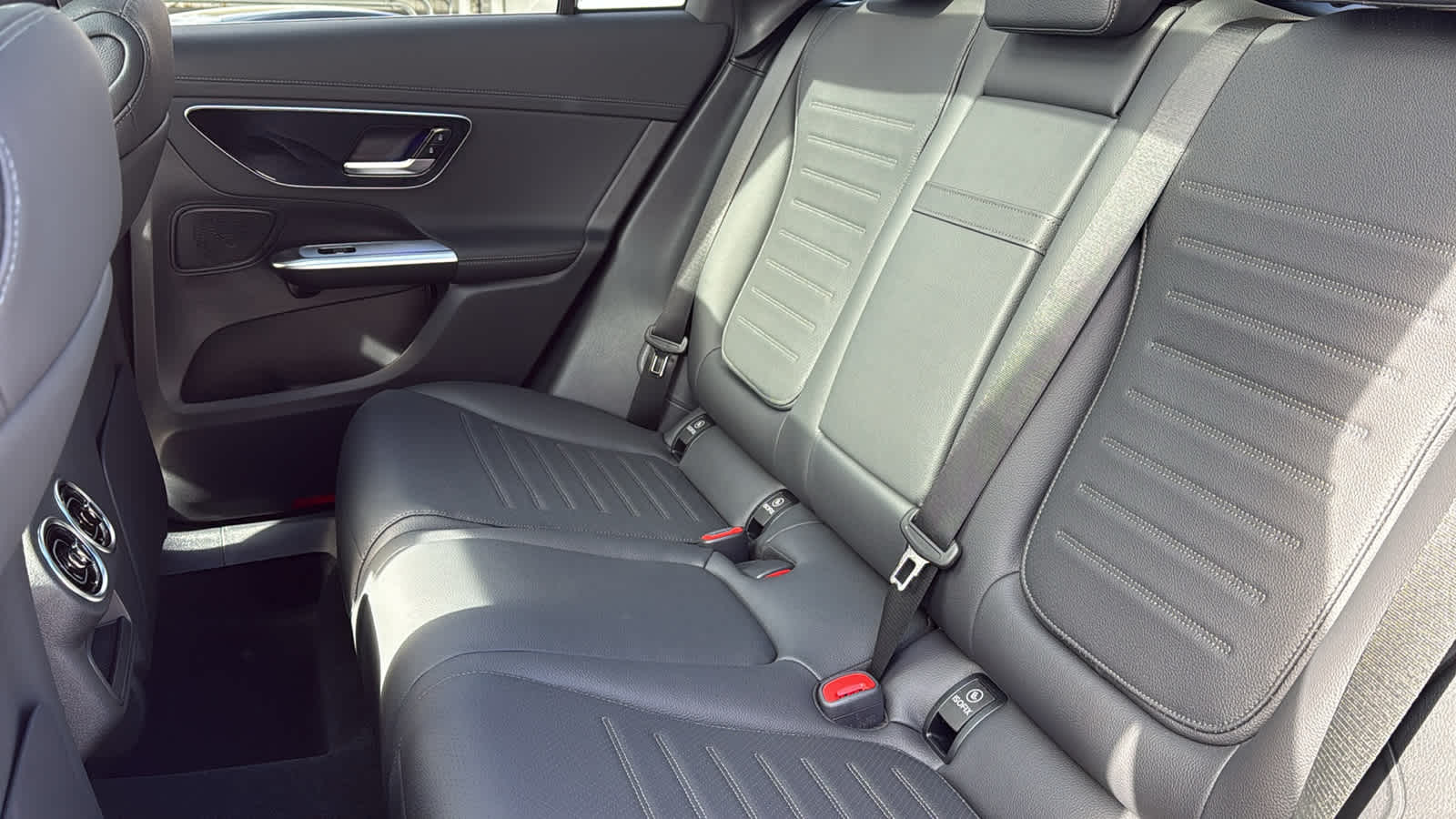 Thumbnail: 2026 Mercedes-Benz GLC - 32