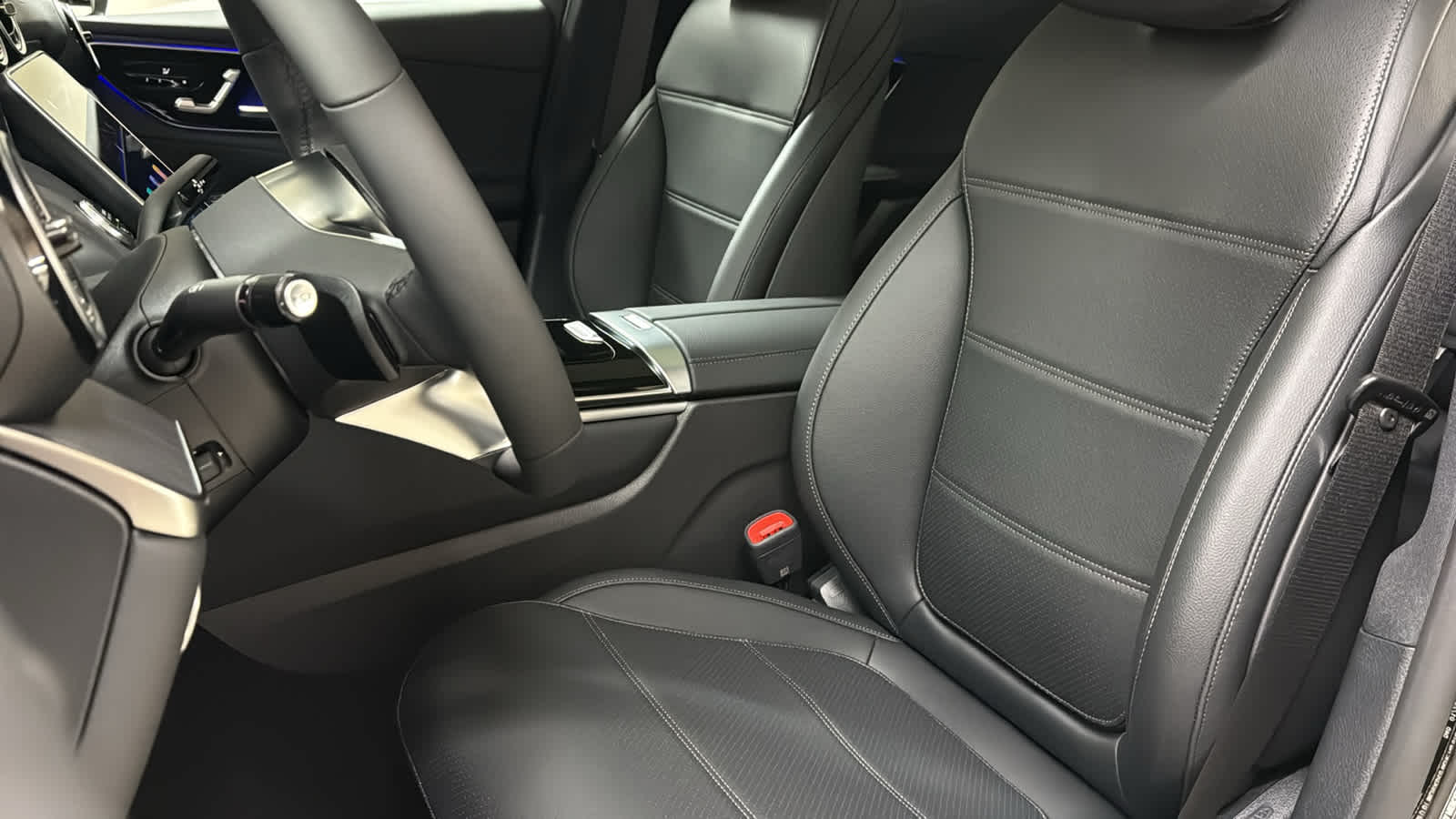 Thumbnail: 2026 Mercedes-Benz GLC - 27