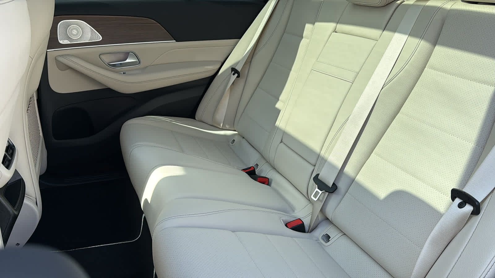 Thumbnail: 2026 Mercedes-Benz GLE - 33