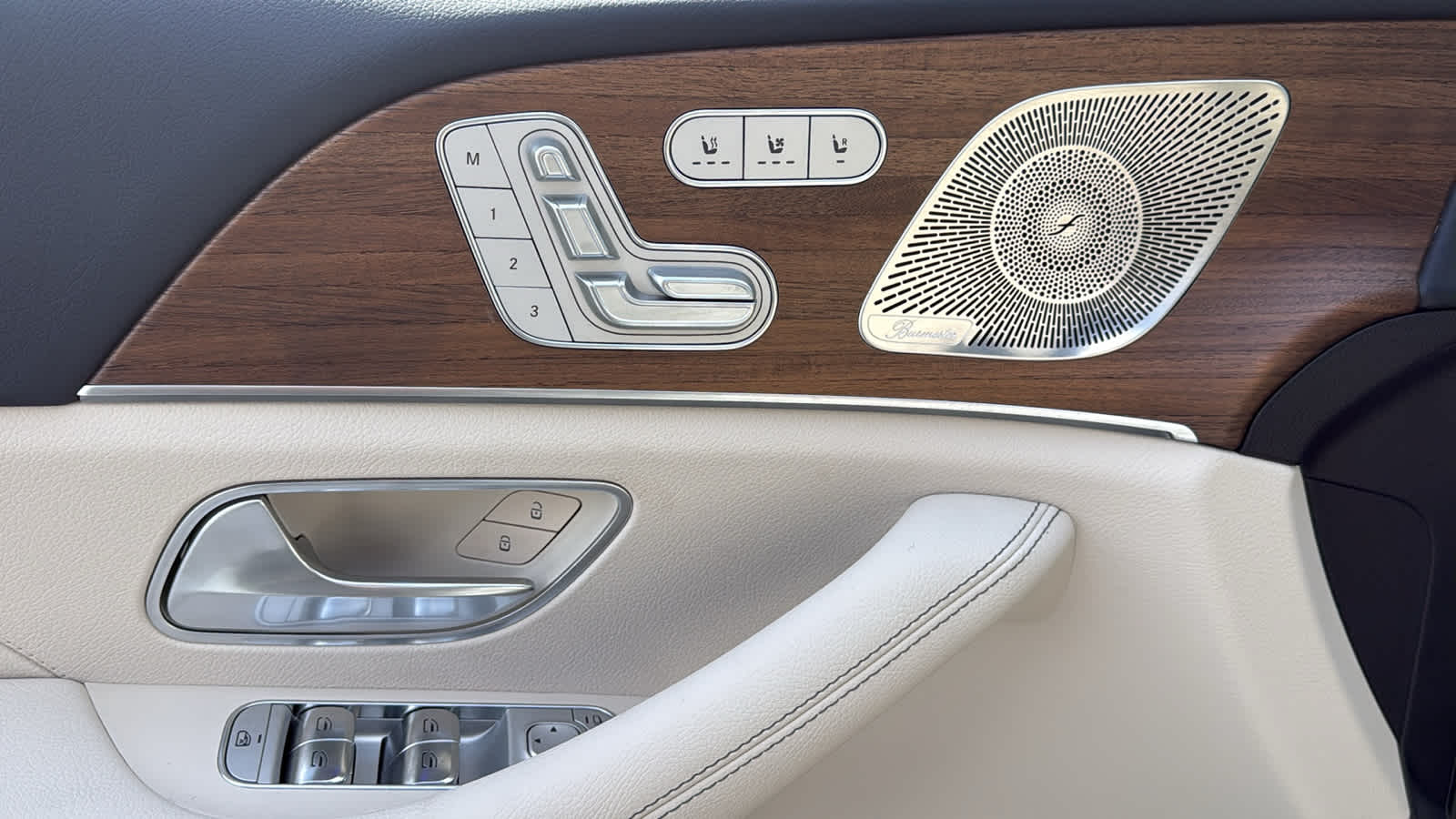 Thumbnail: 2026 Mercedes-Benz GLE - 18