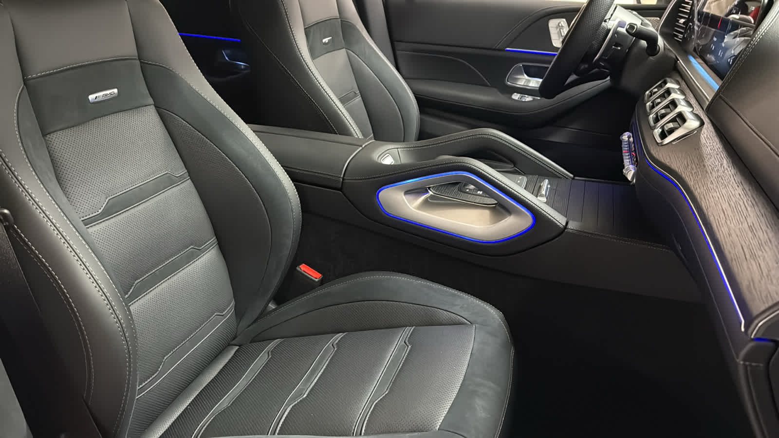 Thumbnail: 2026 Mercedes-Benz GLE - 34