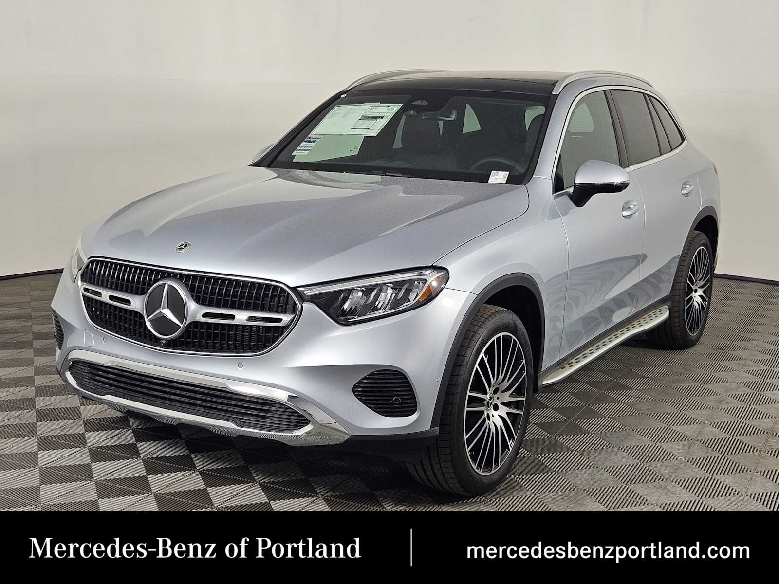 2025 Mercedes-Benz GLC 300 Hero Image