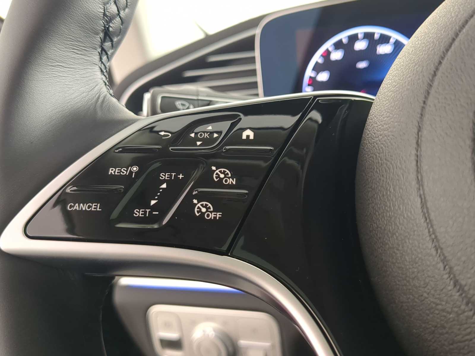 Thumbnail: 2026 Mercedes-Benz GLE - 25