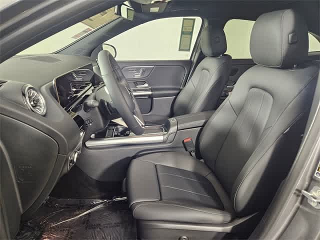 2025 Mercedes-Benz GLA 250 4MATIC 9