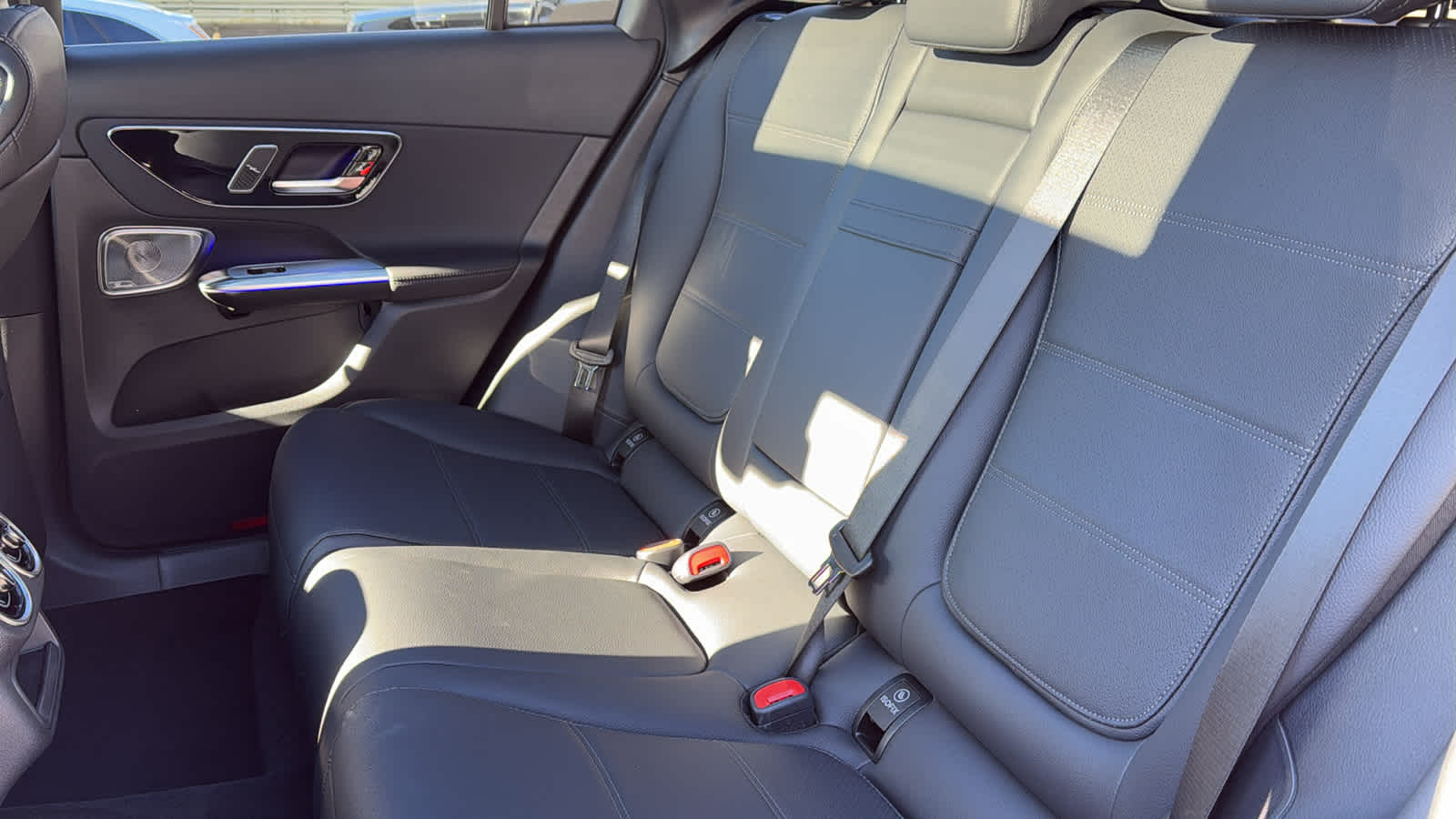 Thumbnail: 2026 Mercedes-Benz GLC - 31