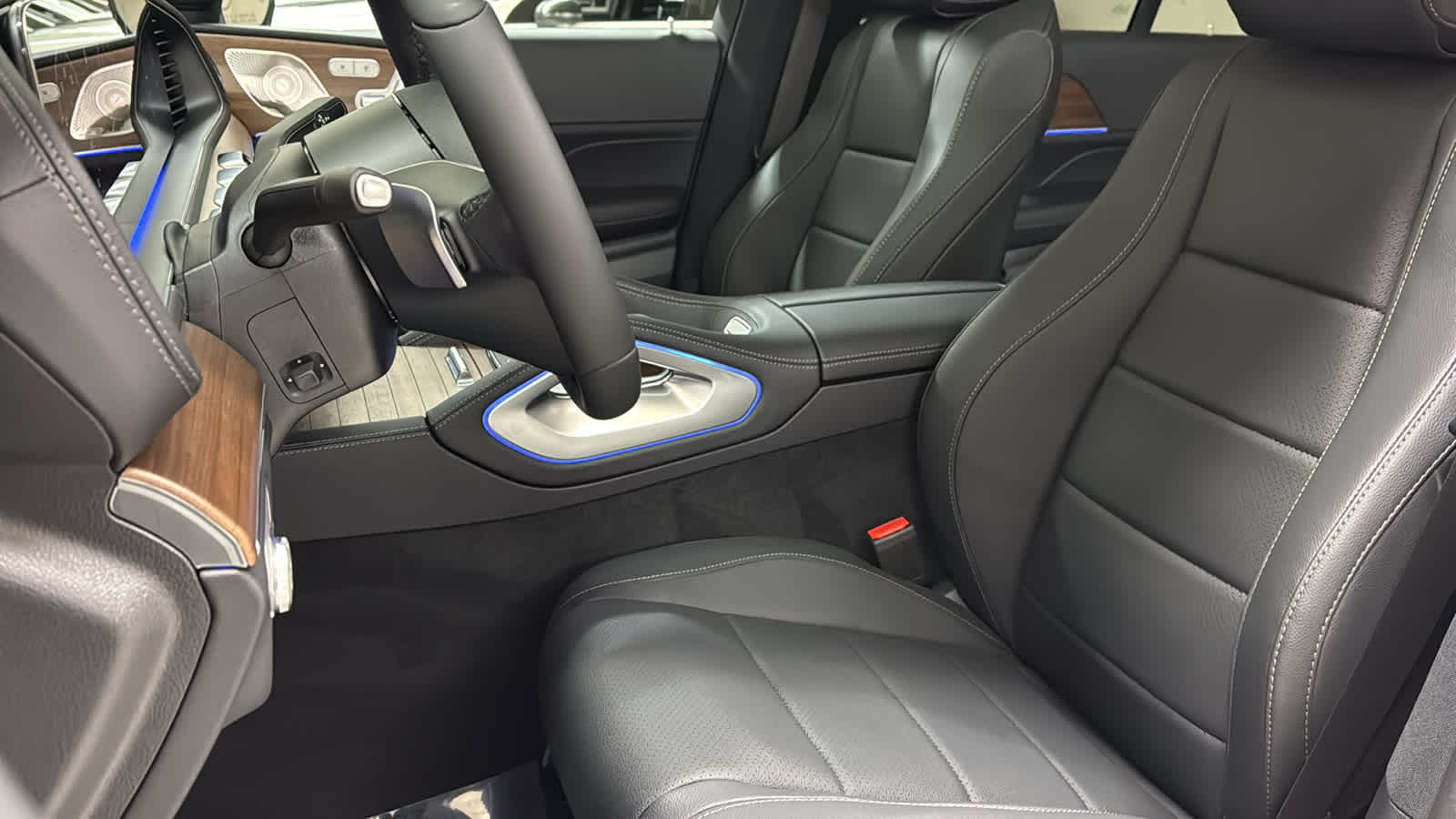 Thumbnail: 2026 Mercedes-Benz GLE - 28