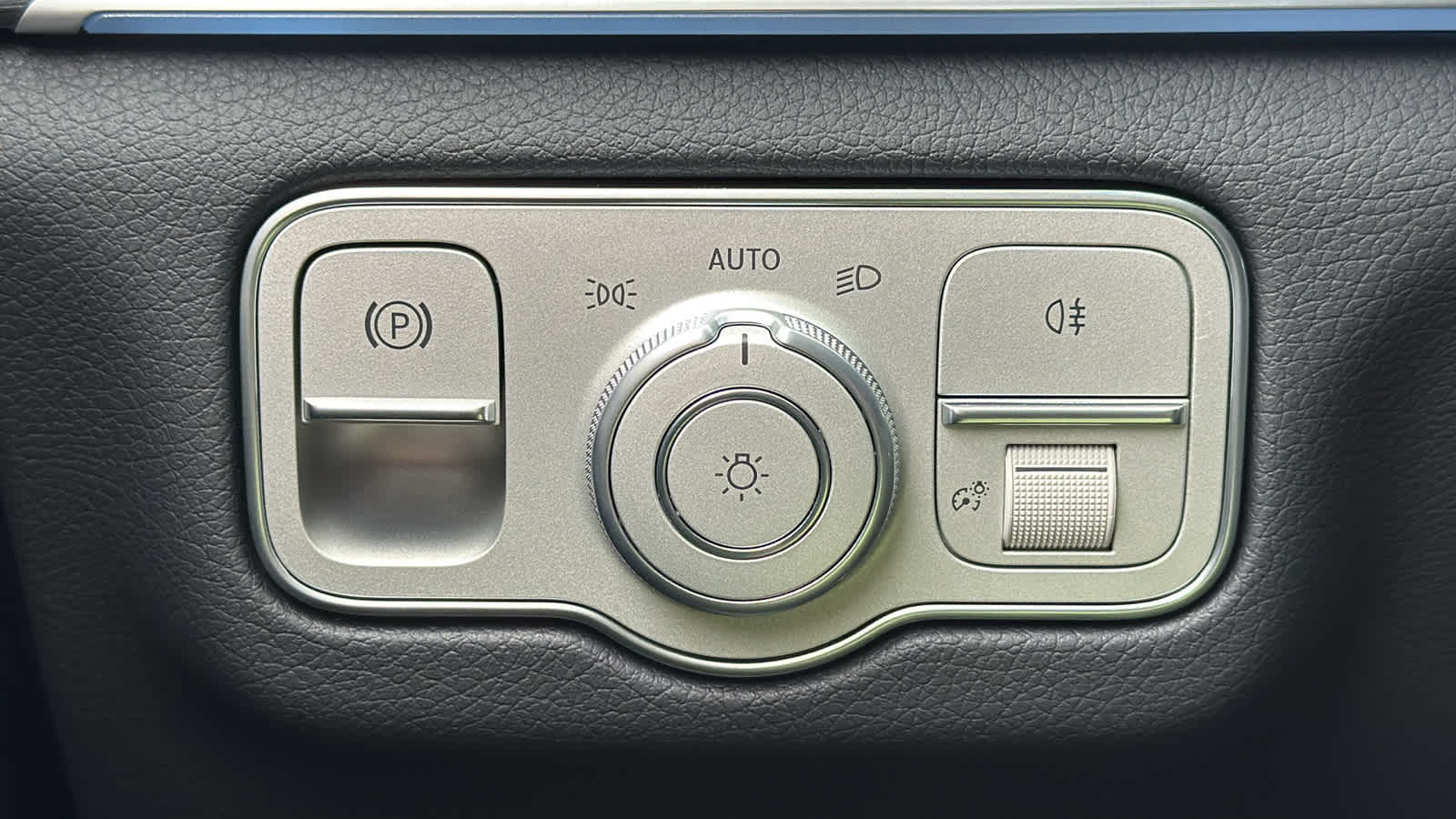 Thumbnail: 2026 Mercedes-Benz GLE - 16