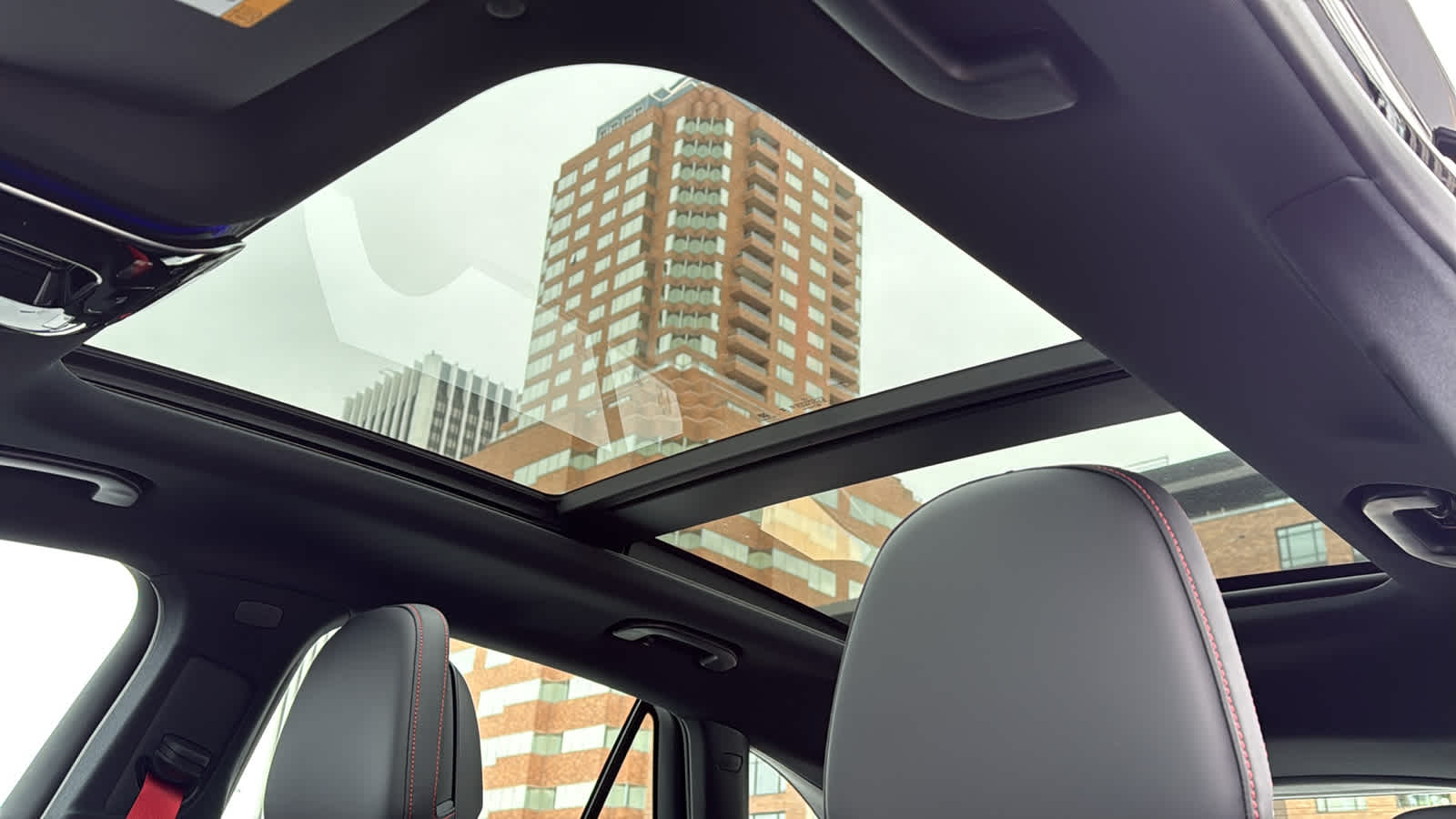 Thumbnail: 2026 Mercedes-Benz GLC - 27