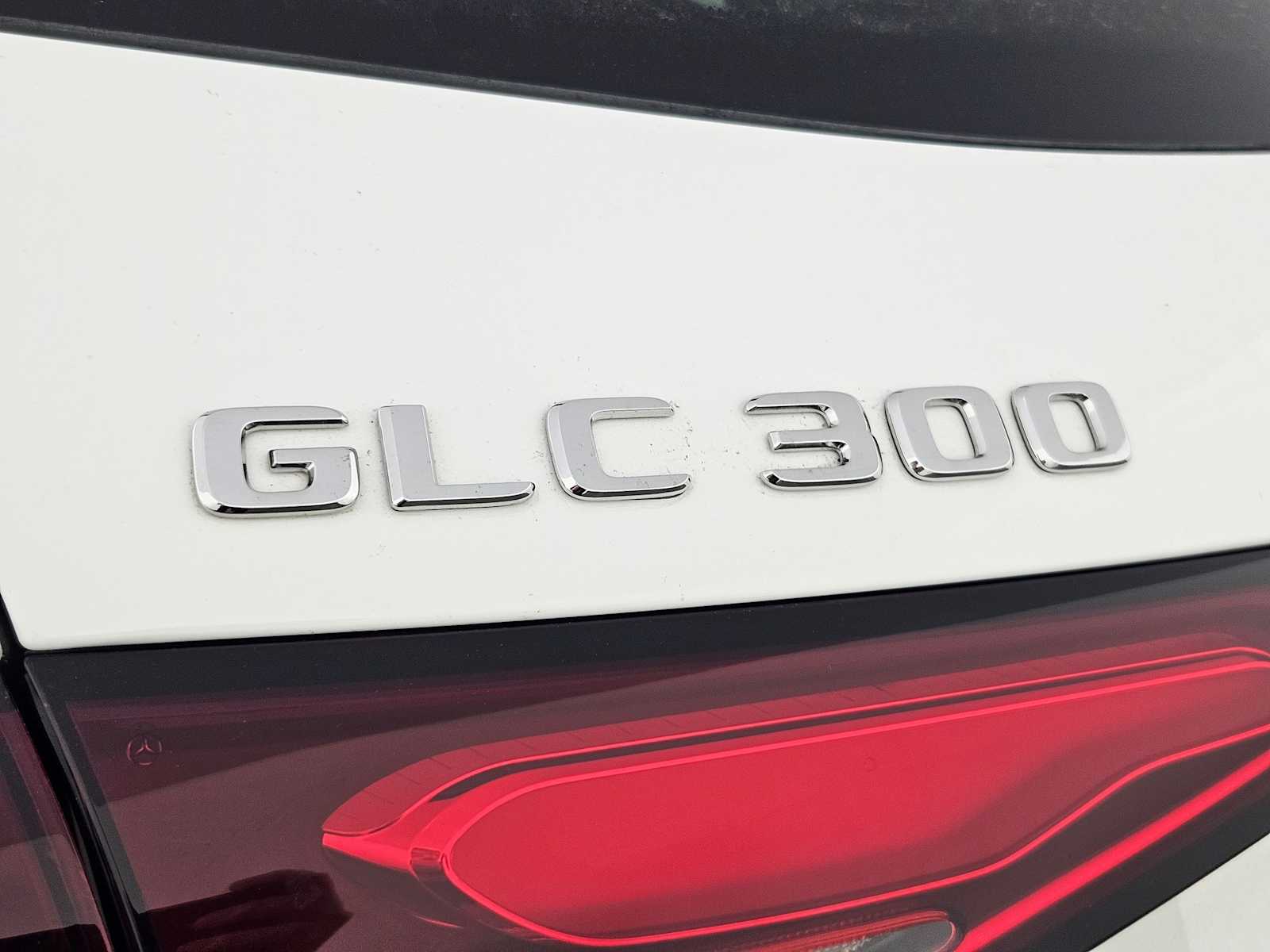 2025 Mercedes-Benz GLC 300 12