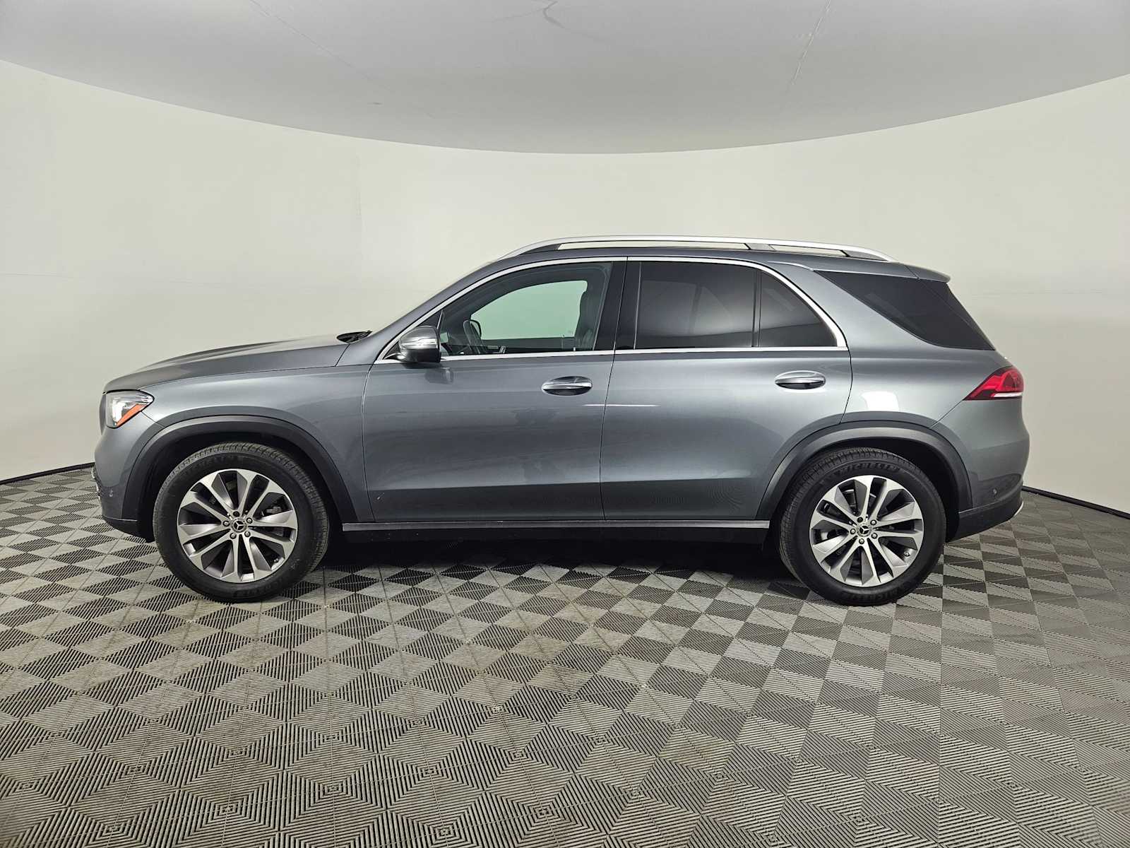 Thumbnail: 2022 Mercedes-Benz GLE - 2