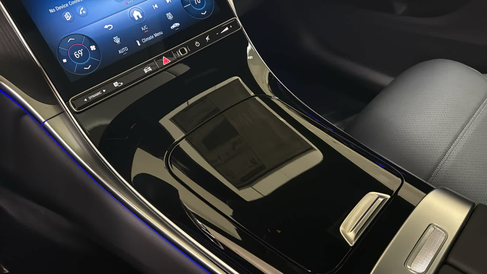 Thumbnail: 2026 Mercedes-Benz GLC - 24