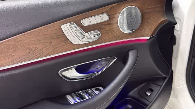 Thumbnail: 2018 Mercedes-Benz E-Class - 15